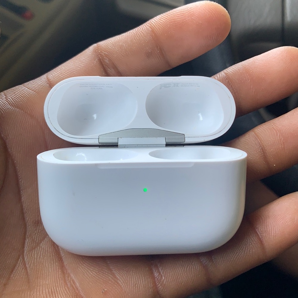 Apple AirPods Pro case